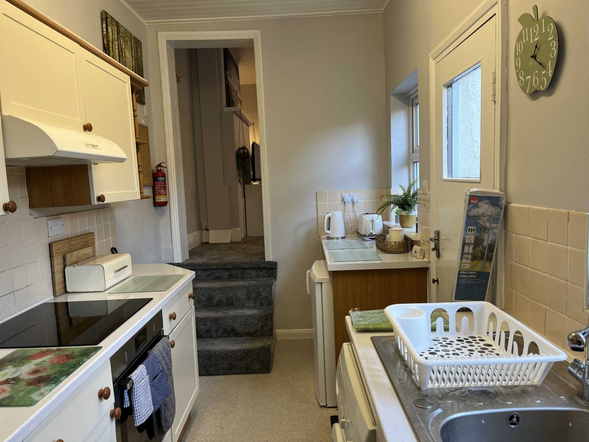 Room 5, 25 Springfield Road, Guildford, Surrey GU1 4DW, Image 8