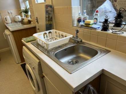 Room 5, 25 Springfield Road, Guildford, Surrey GU1 4DW, Image 12