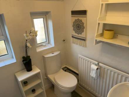 Room 5, 25 Springfield Road, Guildford, Surrey GU1 4DW, Image 13