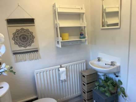Room 5, 25 Springfield Road, Guildford, Surrey GU1 4DW, Image 14