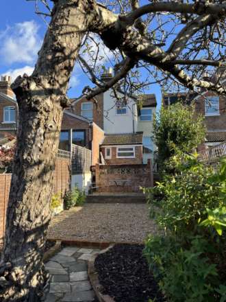Room 5, 25 Springfield Road, Guildford, Surrey GU1 4DW, Image 19