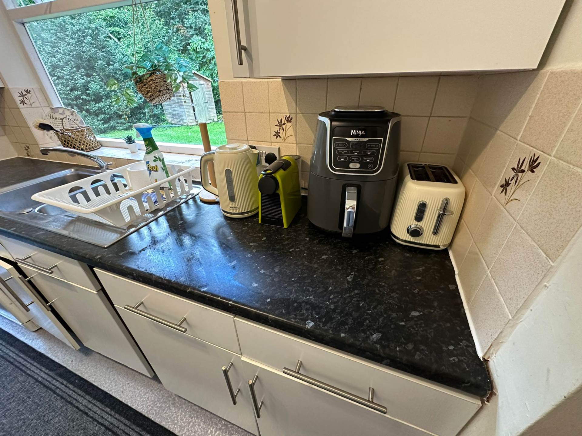Room 1: 15 Sycamore Road, Guildford, GU1 1HJ, Image 10