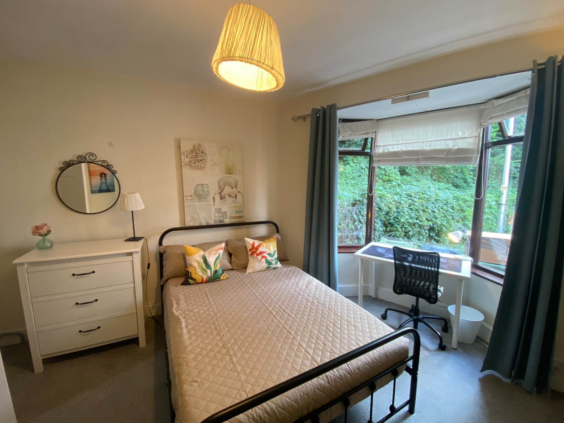 Room 1: 15 Sycamore Road, Guildford, GU1 1HJ, Image 3