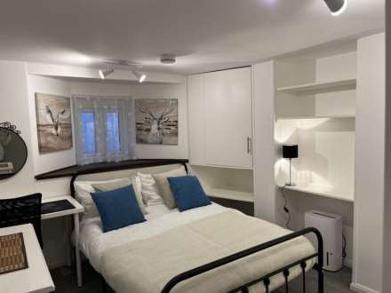 1 Bedroom Room (Double), Room 1, 15 Sycamore Road, Guildford, GU1 1HJ