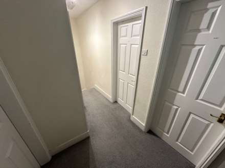 Room 1: 15 Sycamore Road, Guildford, GU1 1HJ, Image 17