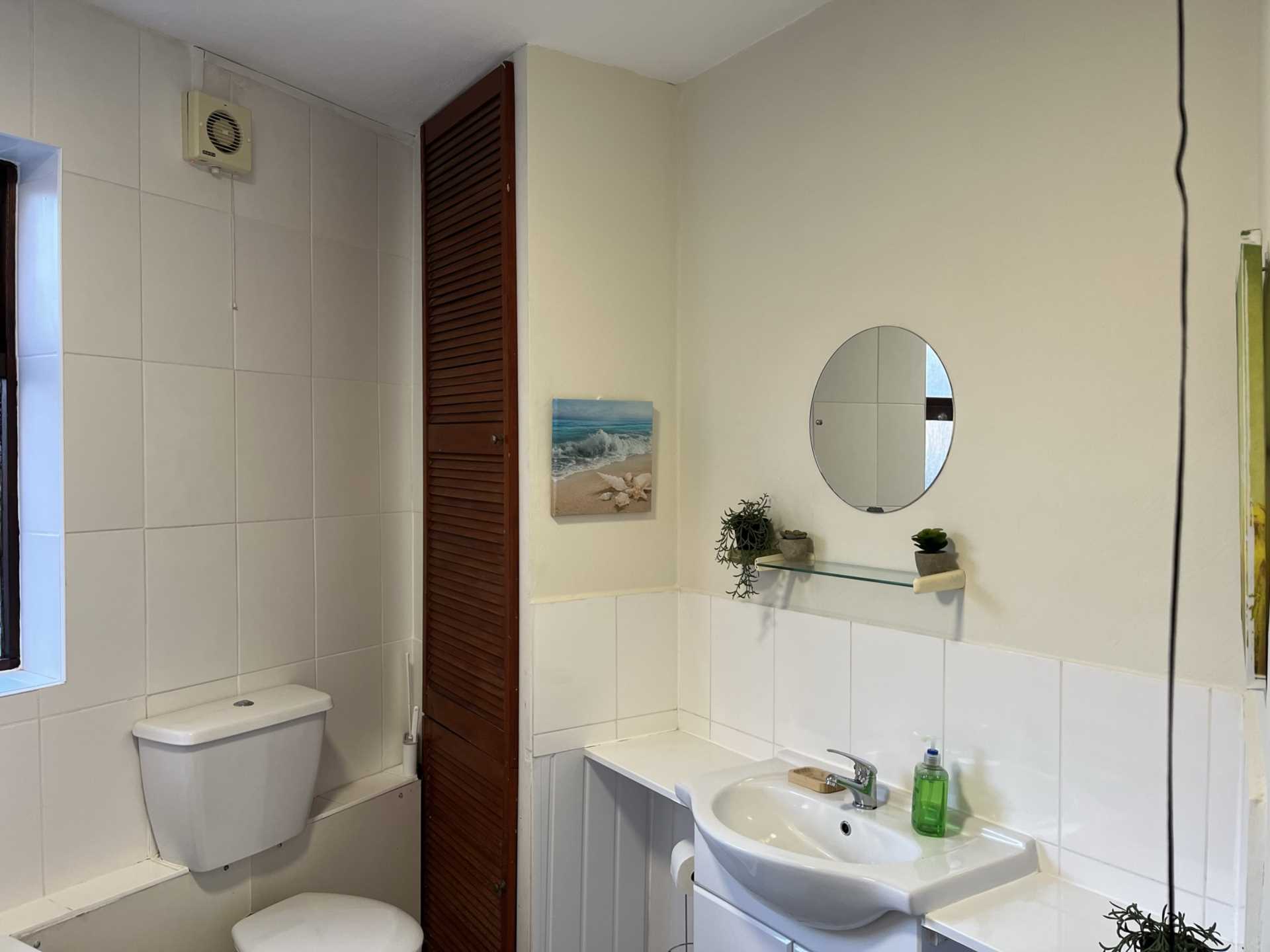 Sycamore Road, Guildford, Image 19