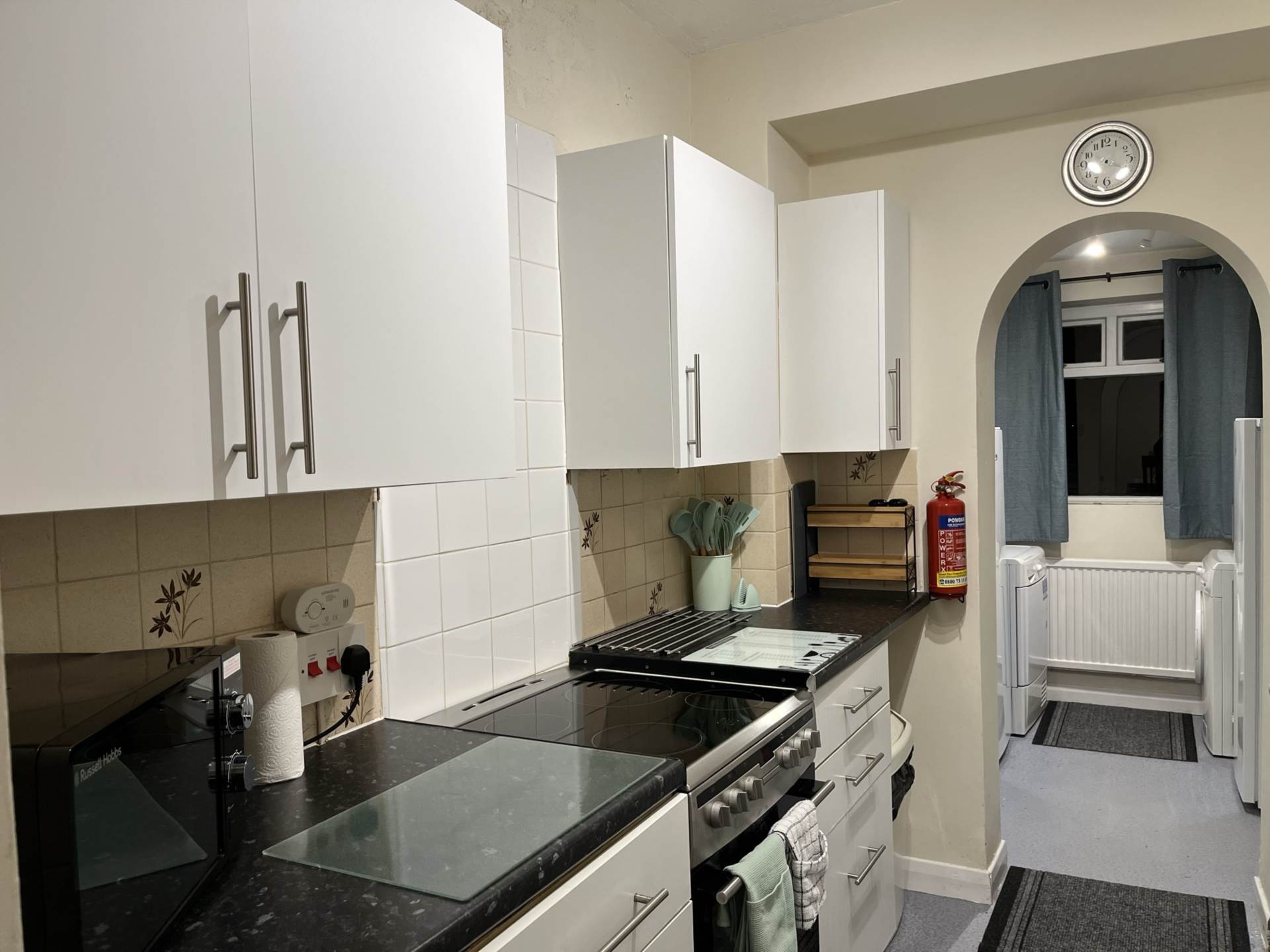Room 3: 15 Sycamore Road, Guildford, GU1 1HJ, Image 15