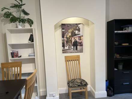Room 3: 15 Sycamore Road, Guildford, GU1 1HJ, Image 10