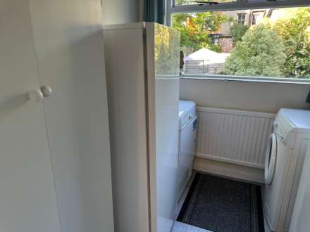 Room 3: 15 Sycamore Road, Guildford, GU1 1HJ, Image 19