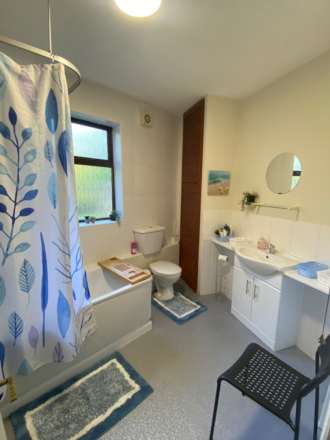 Room 3: 15 Sycamore Road, Guildford, GU1 1HJ, Image 20