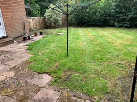 Room 3: 15 Sycamore Road, Guildford, GU1 1HJ, Image 23