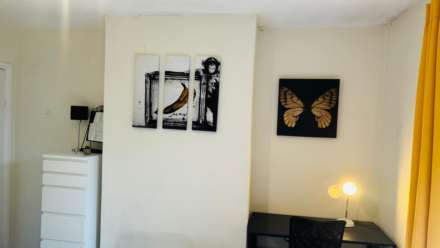 Room 3: 15 Sycamore Road, Guildford, GU1 1HJ, Image 6