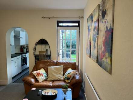 Room 3: 15 Sycamore Road, Guildford, GU1 1HJ, Image 7