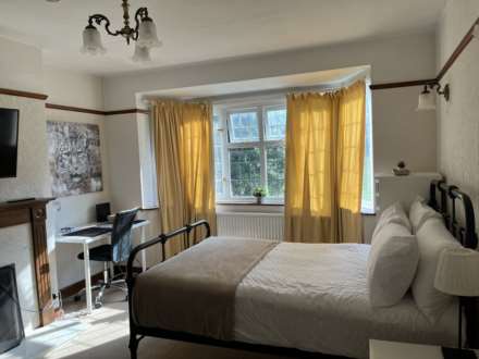 Pewley Way, Guildford, Image 14