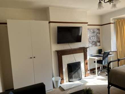 Pewley Way, Guildford, Image 15
