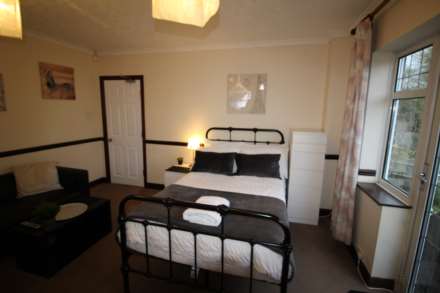 Pewley Way, Guildford, Image 19