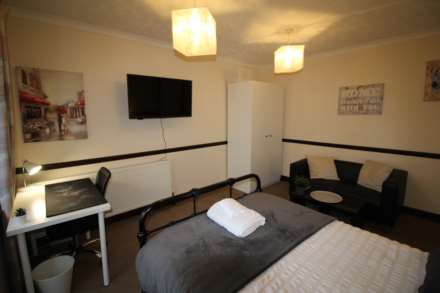 Pewley Way, Guildford, Image 21