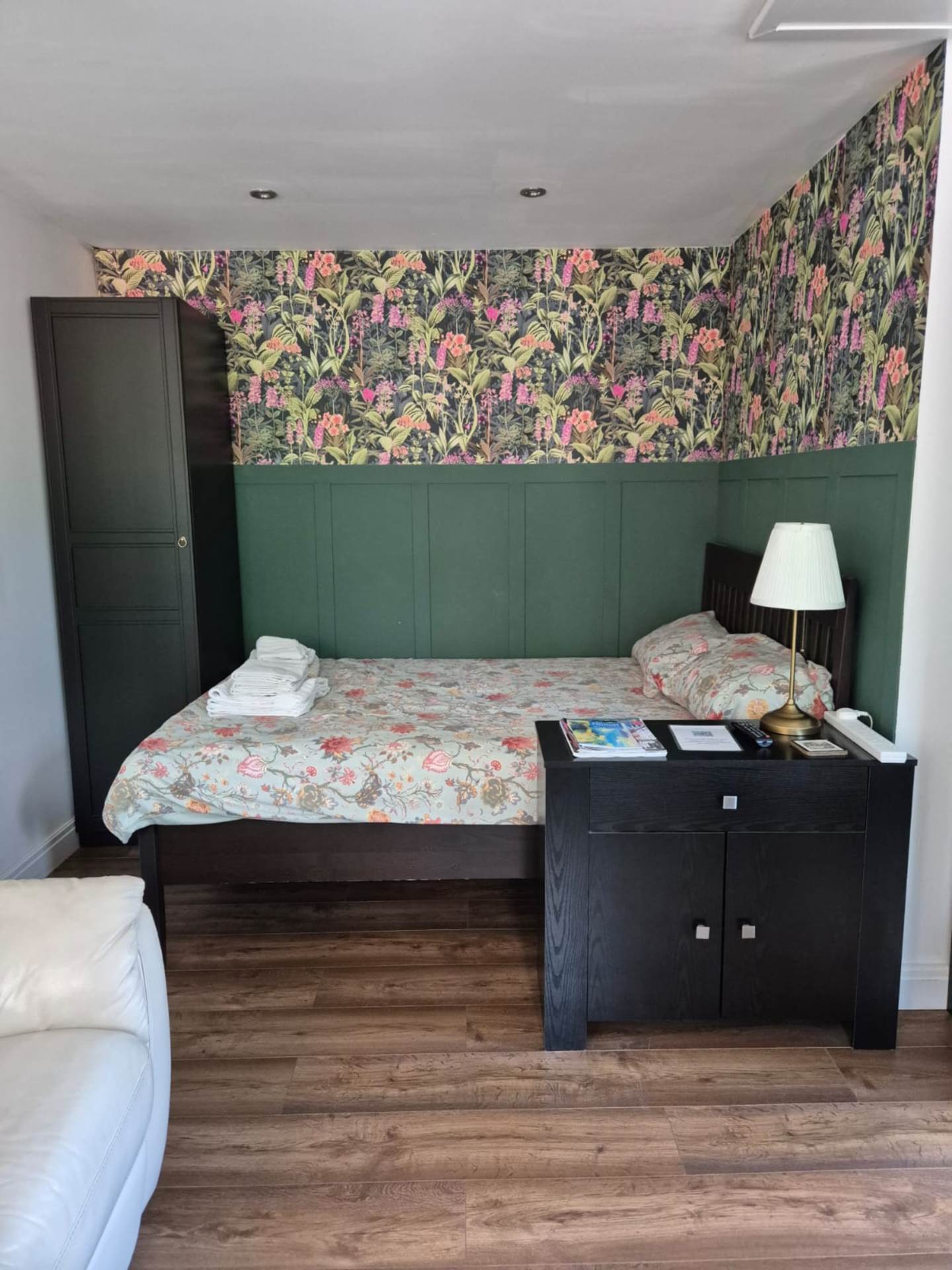 St. Catherines Park, Guildford, GU1 3NF, Image 23