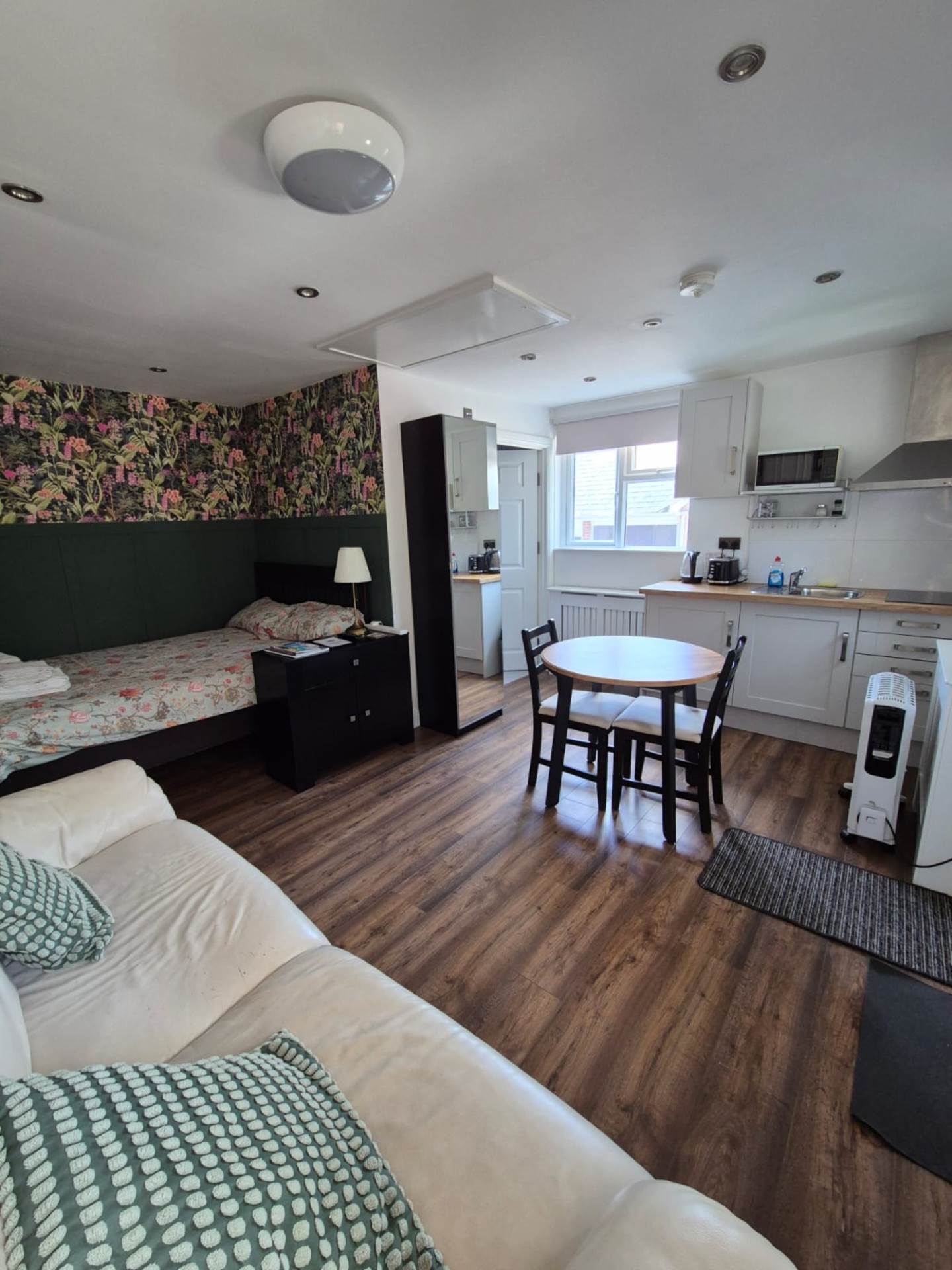 St. Catherines Park, Guildford, GU1 3NF, Image 24