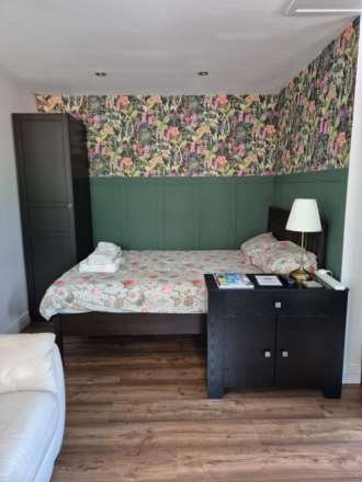 St. Catherines Park, Guildford, GU1 3NF, Image 23