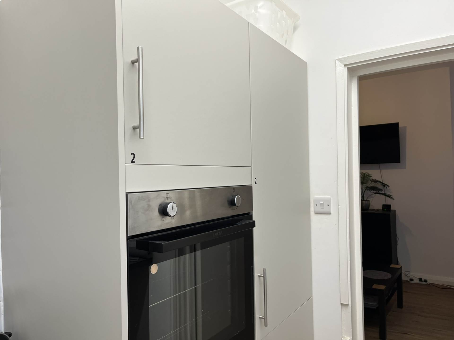 Room 2: 108A High Street, Godalming, GU7 1DW, Image 17