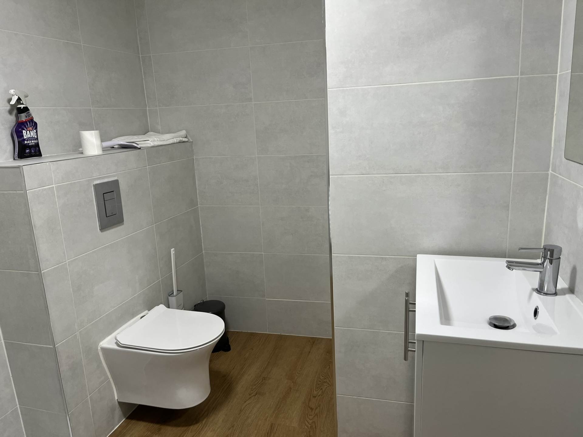 Room 2: 108A High Street, Godalming, GU7 1DW, Image 21