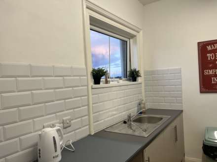Room 2: 108A High Street, Godalming, GU7 1DW, Image 16
