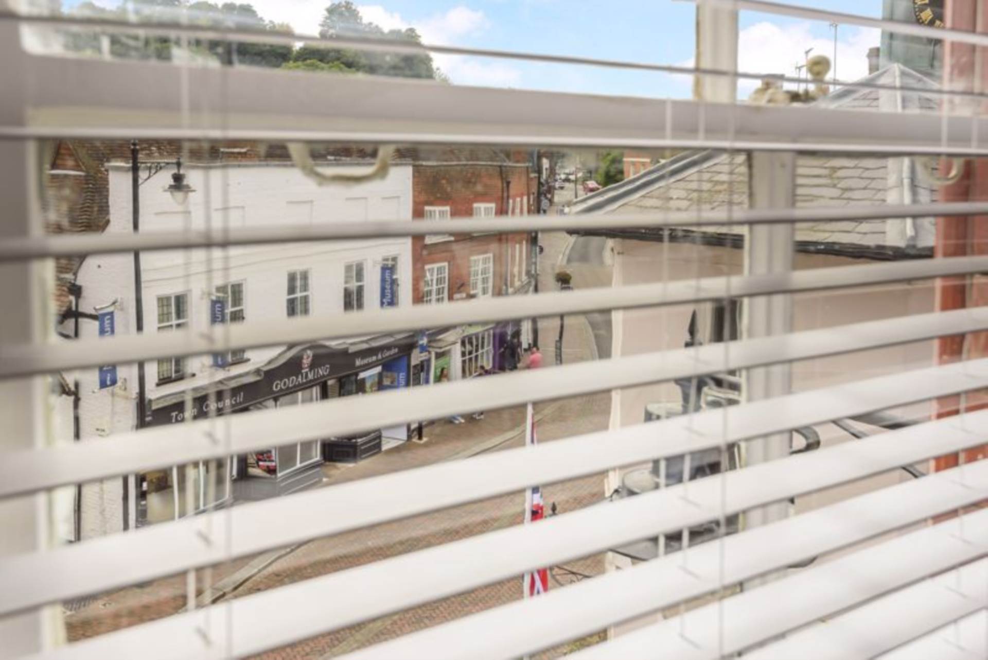 Room 3: 108A High Street, Godalming, GU7 1DW, Image 12