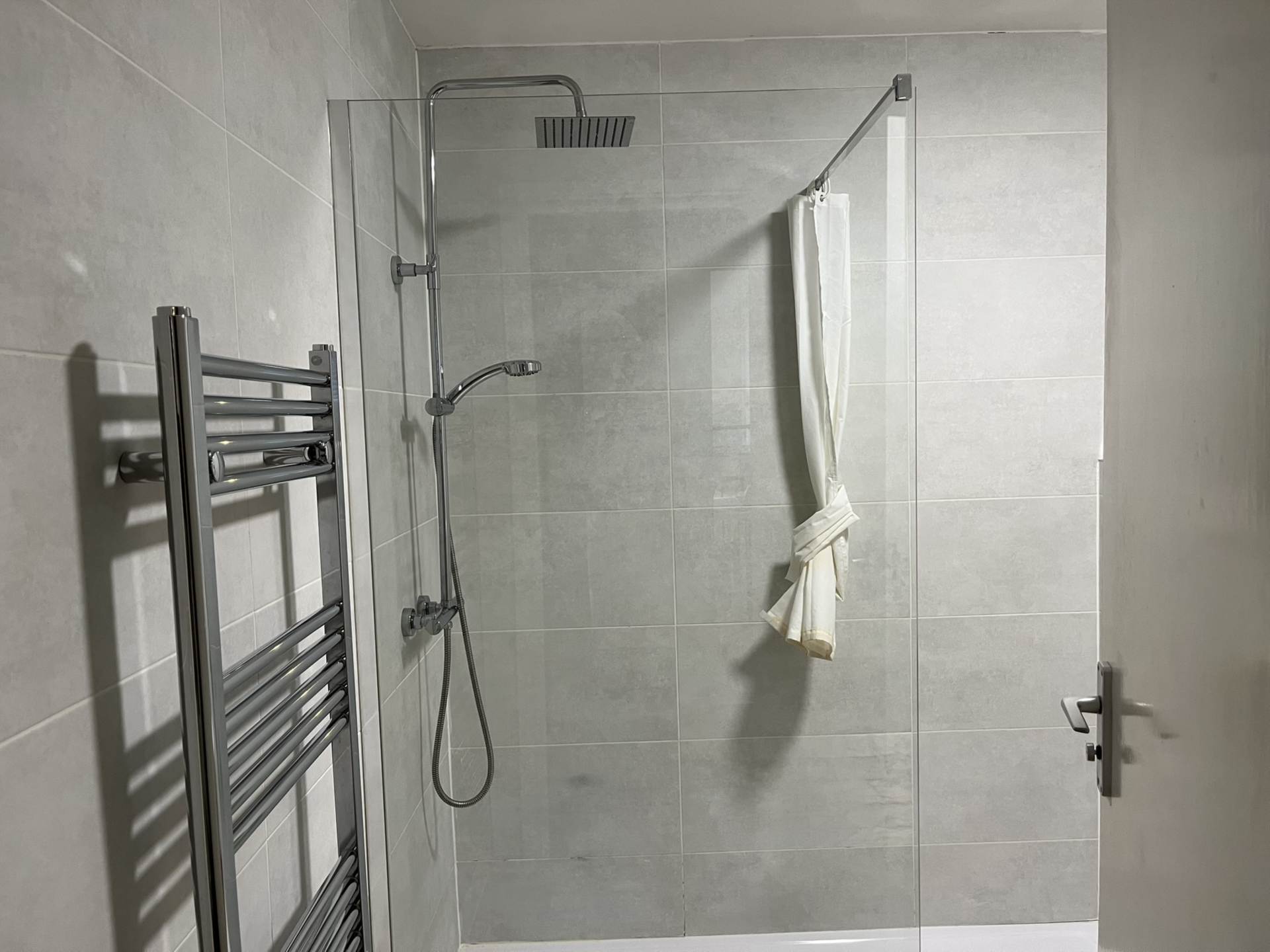 Room 3: 108A High Street, Godalming, GU7 1DW, Image 19