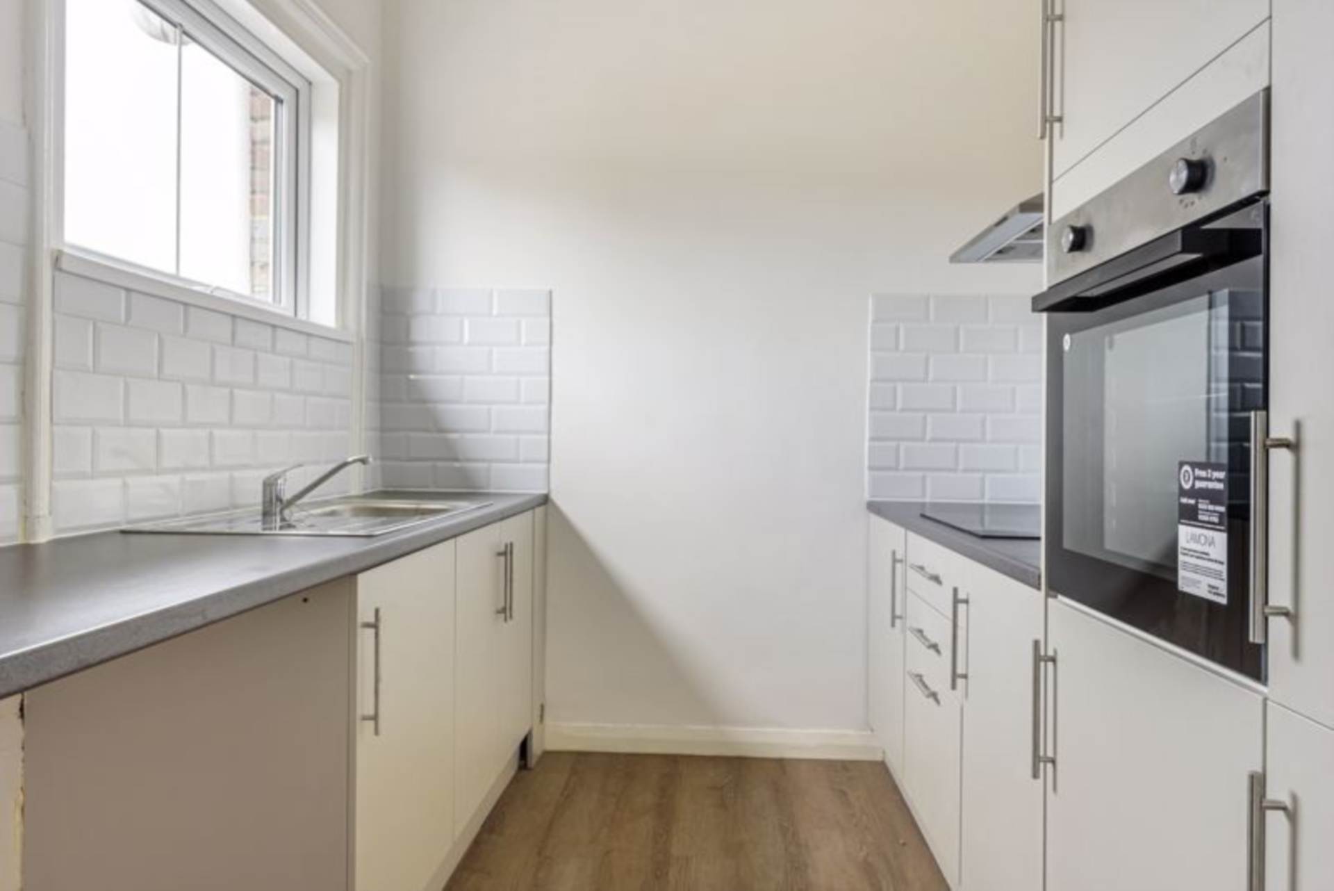 Room 3: 108A High Street, Godalming, GU7 1DW, Image 2