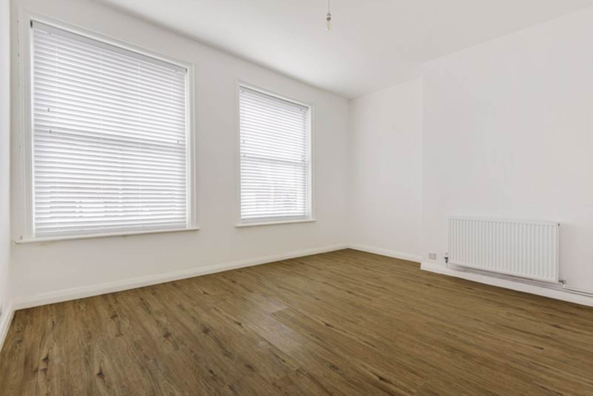 Room 3: 108A High Street, Godalming, GU7 1DW, Image 5