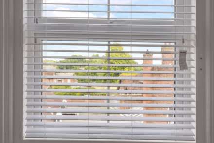 Room 3: 108A High Street, Godalming, GU7 1DW, Image 14
