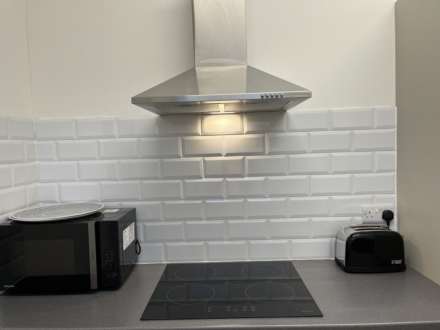 Room 3: 108A High Street, Godalming, GU7 1DW, Image 17