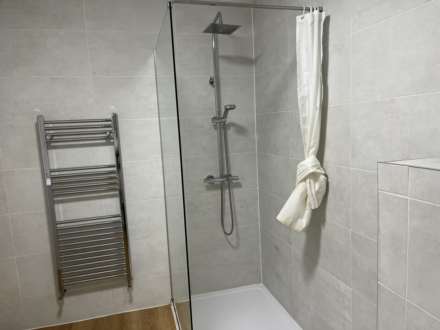 Room 3: 108A High Street, Godalming, GU7 1DW, Image 20