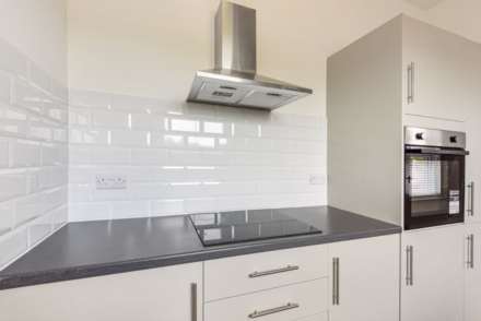 Room 3: 108A High Street, Godalming, GU7 1DW, Image 3