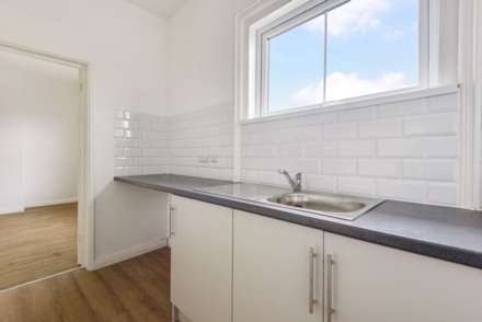 Room 3: 108A High Street, Godalming, GU7 1DW, Image 4