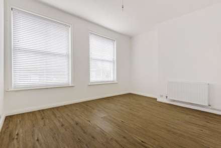 Room 3: 108A High Street, Godalming, GU7 1DW, Image 5