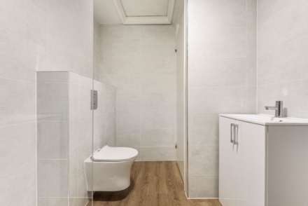Room 3: 108A High Street, Godalming, GU7 1DW, Image 9