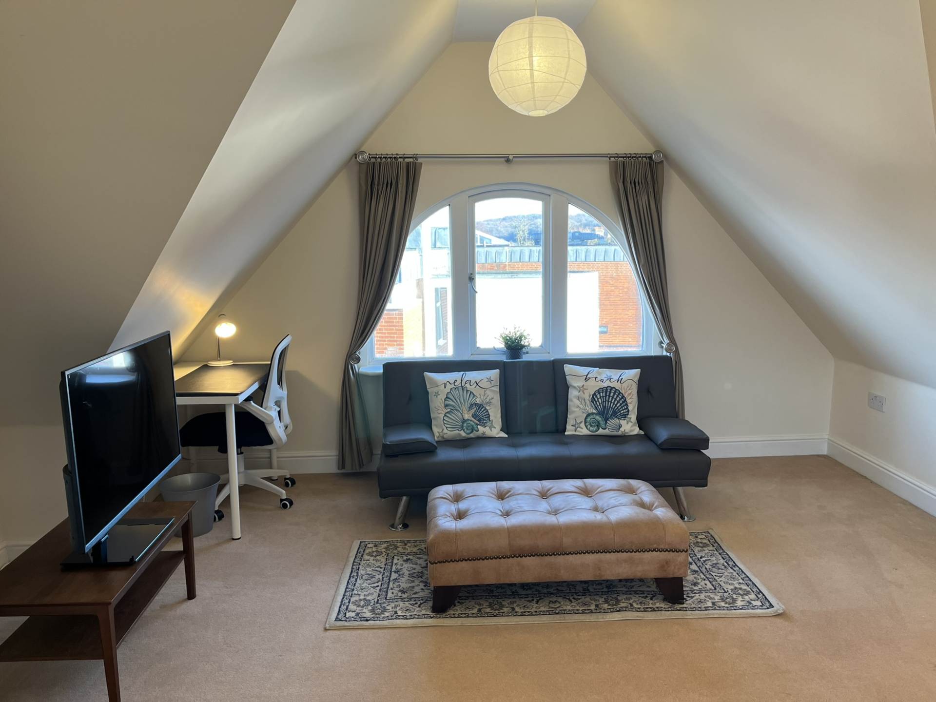 Room 1, Willowbrook, Great George, Godalming GU7 1EE, Image 5
