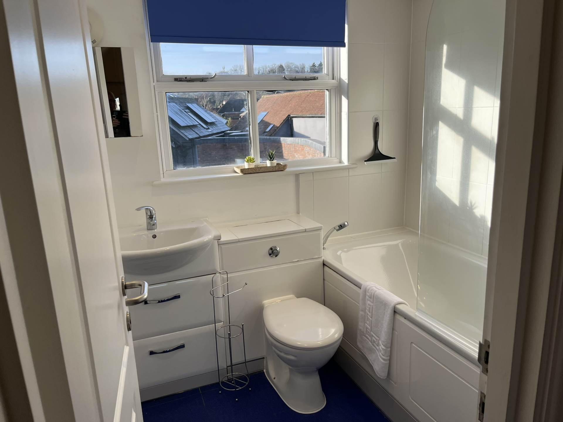 Room 1, Willowbrook, Great George, Godalming GU7 1EE, Image 9