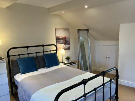 Room 1, Willowbrook, Great George, Godalming GU7 1EE, Image 2