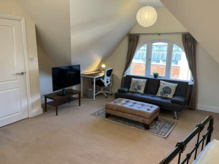 Room 1, Willowbrook, Great George, Godalming GU7 1EE, Image 3