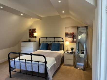 Room 1, Willowbrook, Great George, Godalming GU7 1EE, Image 4