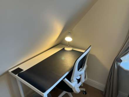 Room 1, Willowbrook, Great George, Godalming GU7 1EE, Image 7