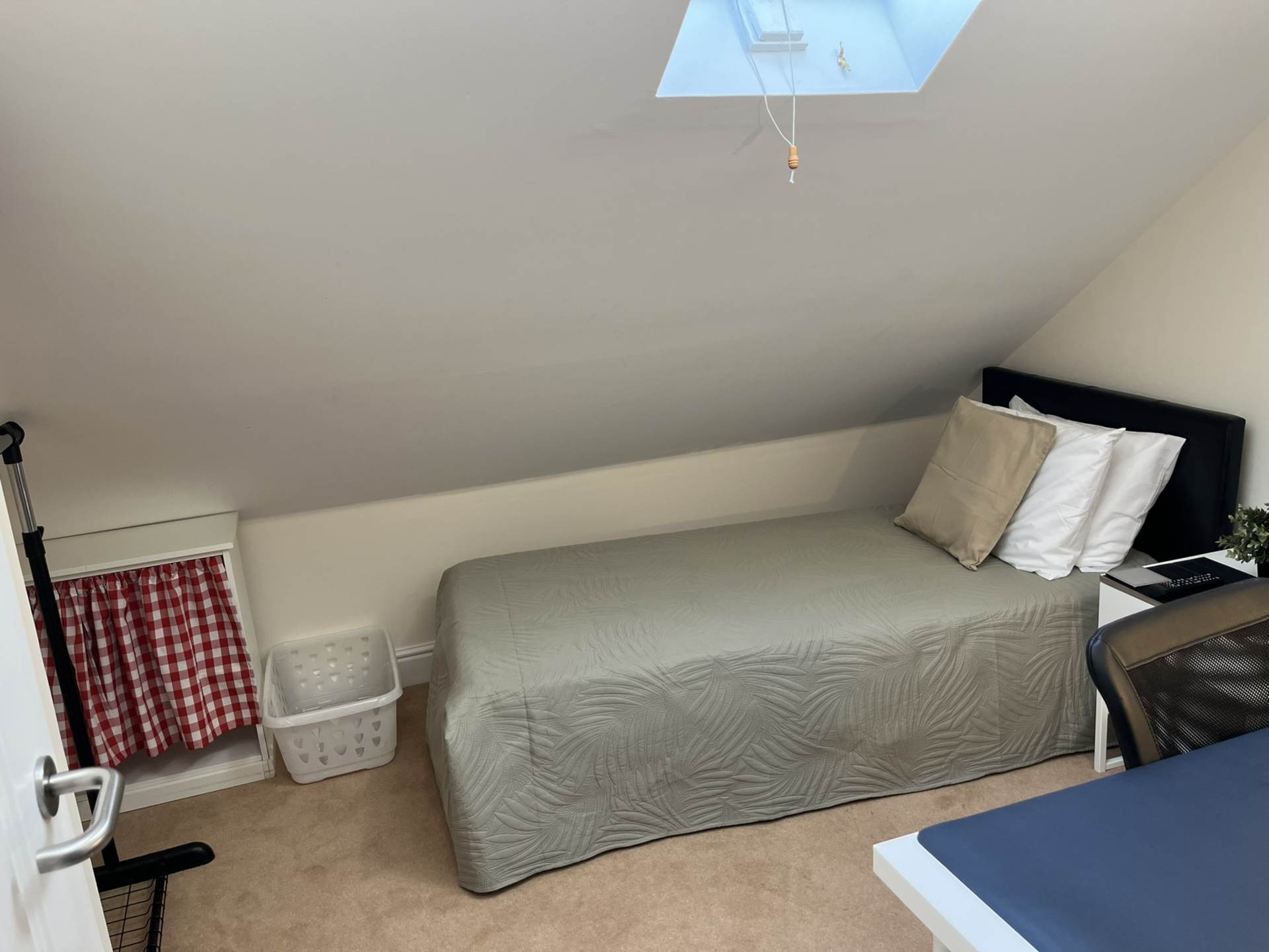 Room 2, Willowbrook, Great George Street, Godalming GU7 1EE, Image 1