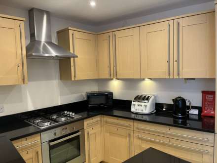 Room 2, Willowbrook, Great George Street, Godalming GU7 1EE, Image 11