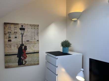 Room 2, Willowbrook, Great George Street, Godalming GU7 1EE, Image 6