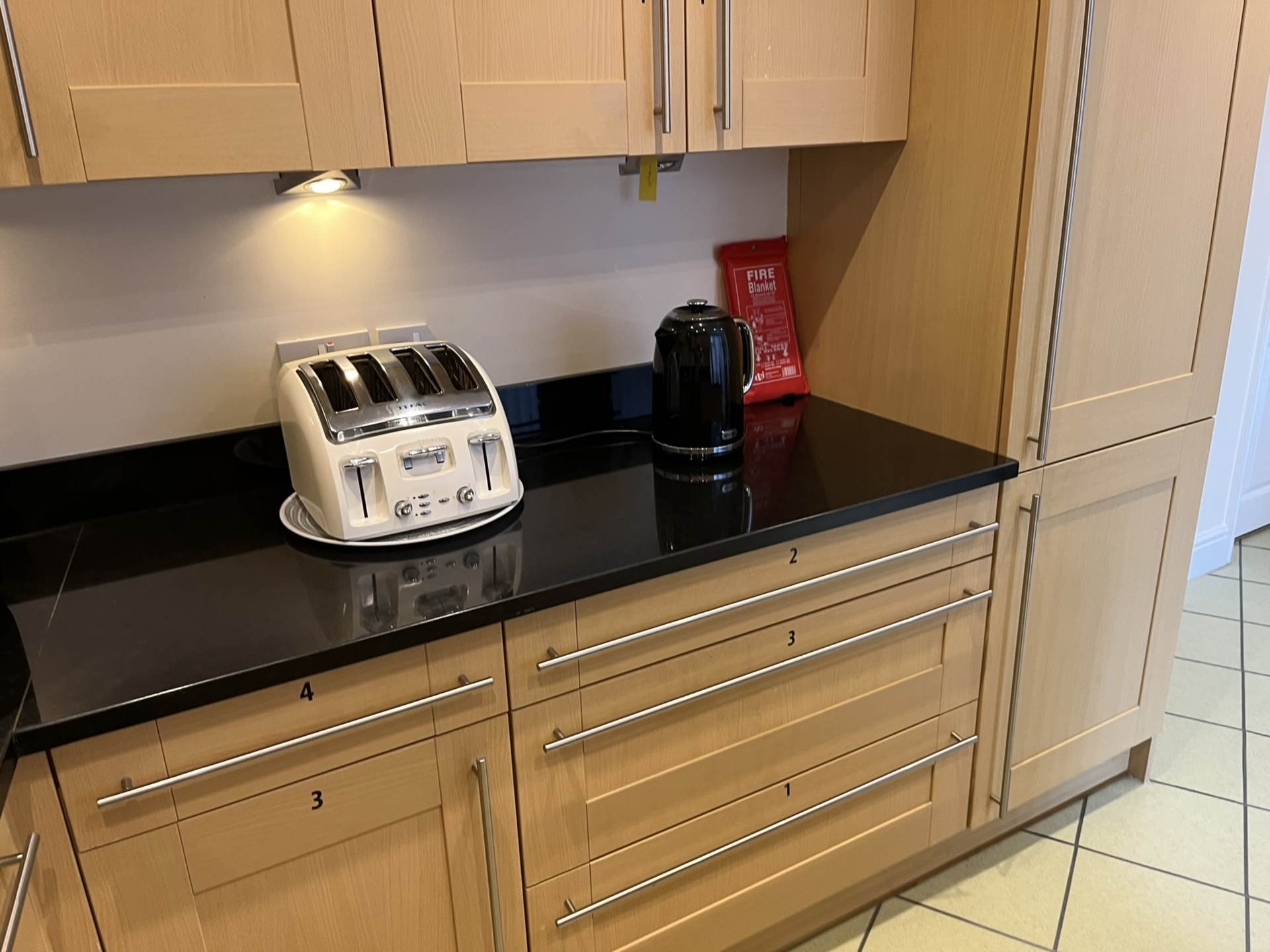 Room 3, Willowbrook, Great George Street, Godalming, Image 17