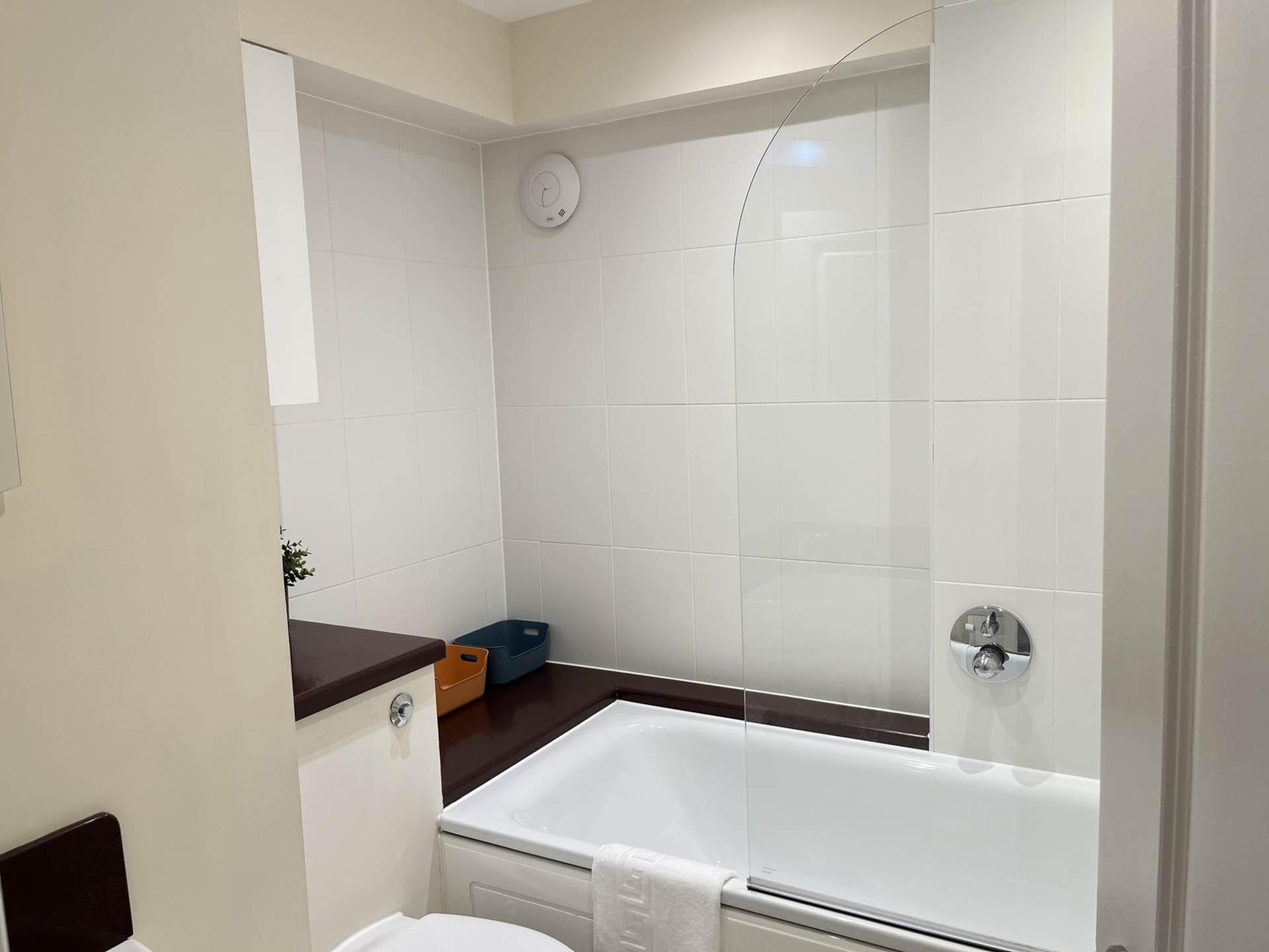 Room 3, Willowbrook, Great George Street, Godalming, Image 23