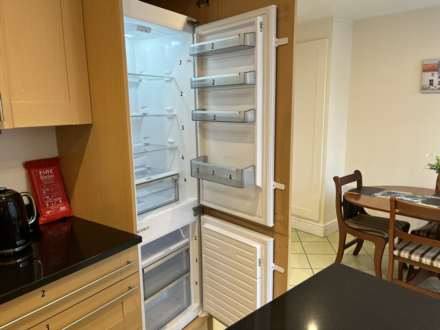 Room 3, Willowbrook, Great George Street, Godalming, Image 22